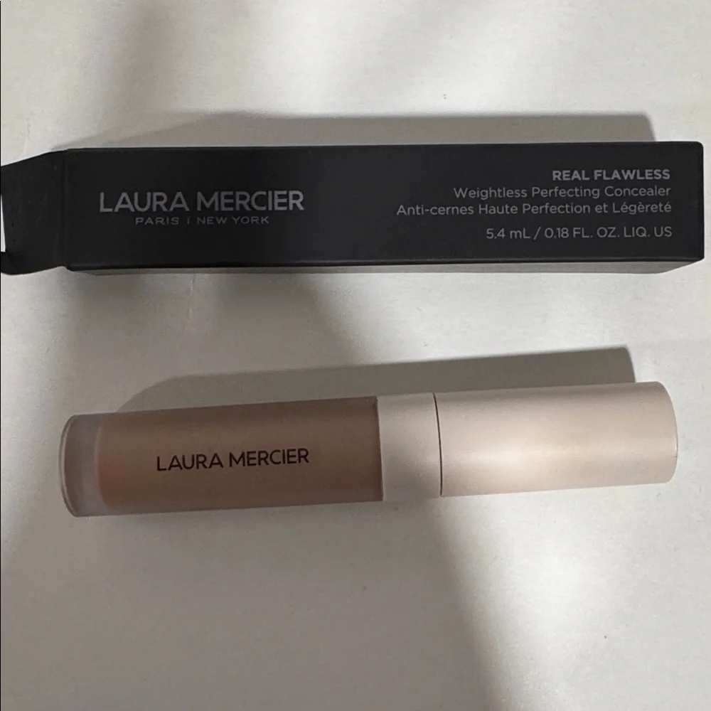 Laura Mercier Real Flawless Weightless Perfecting Concealer